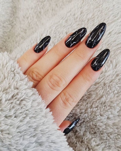 black-nails-with-glitter-accent-nail-46_3 Unghii negre cu unghii accent sclipici