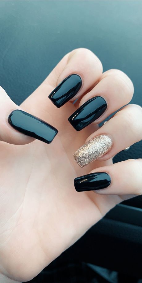 black-nails-with-glitter-accent-nail-46_9 Unghii negre cu unghii accent sclipici