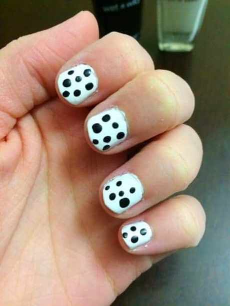 black-nails-with-white-polka-dots-91_12 Unghii negre cu buline albe