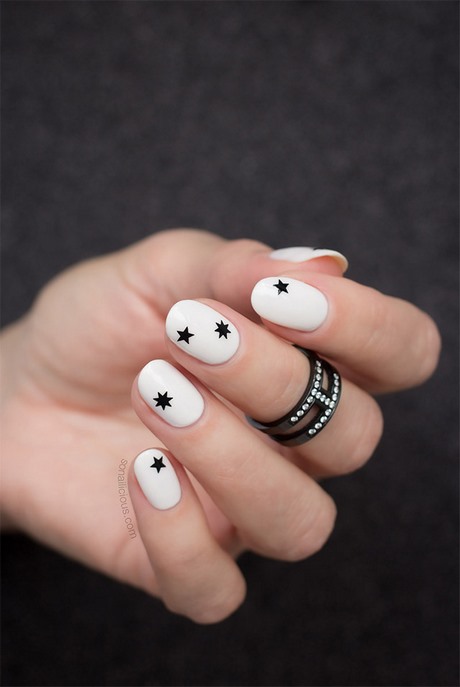 easy-star-nail-designs-44_9 Modele ușoare de unghii Stele