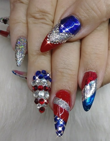 fourth-of-july-fingernail-designs-18_11 A patra din iulie modele de unghii