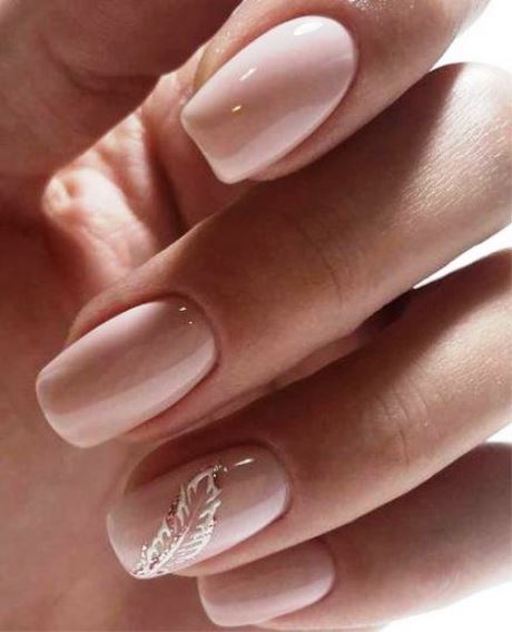 french-nails-with-rhinestones-on-one-finger-92_16 Unghiile franceze cu pietre pe un deget