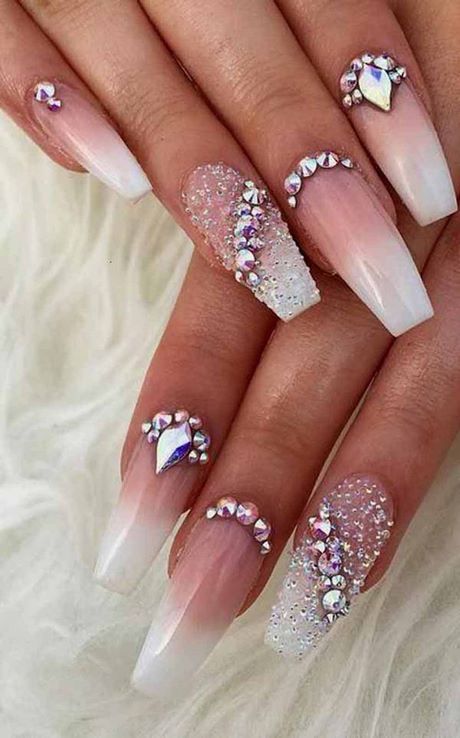 french-nails-with-rhinestones-on-one-finger-92_18 Unghiile franceze cu pietre pe un deget