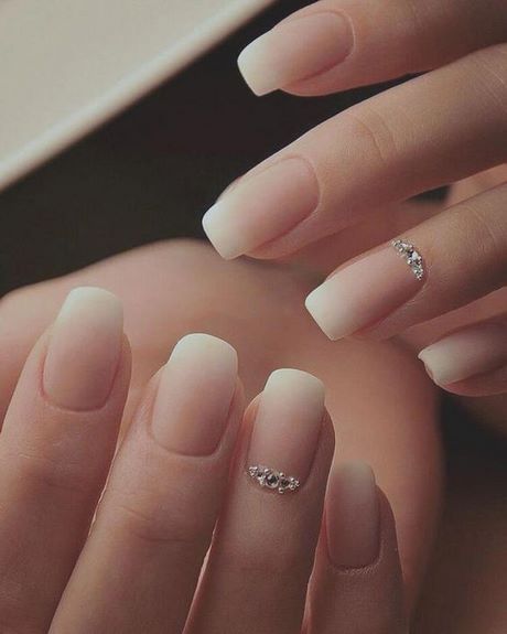 french-nails-with-rhinestones-on-one-finger-92_6 Unghiile franceze cu pietre pe un deget