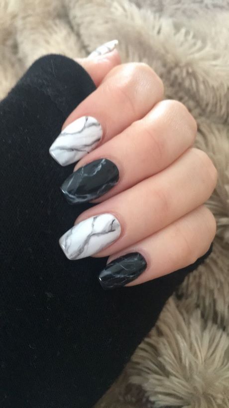 gray-and-white-marble-nails-58 Unghii de marmură gri și alb