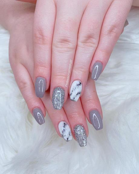 gray-and-white-marble-nails-58_10 Unghii de marmură gri și alb