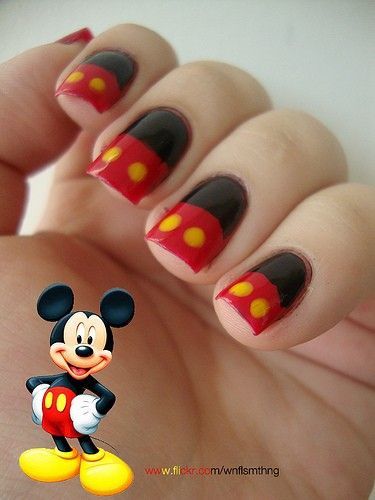 mickey-mouse-design-on-nails-25_13 Mickey mouse design pe unghii