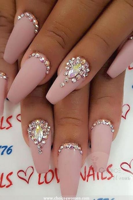 nail-designs-with-diamonds-and-pearls-44_10 Modele de unghii cu diamante și perle