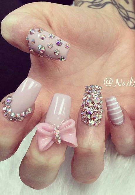 nails-designs-with-diamonds-and-bows-94_15 Modele de unghii cu diamante și arcuri