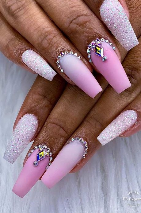 pink-and-white-ombre-nails-with-rhinestones-49_11 Roz și unghii ombre albe cu pietre