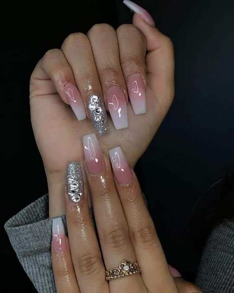 pink-and-white-ombre-nails-with-rhinestones-49_17 Roz și unghii ombre albe cu pietre