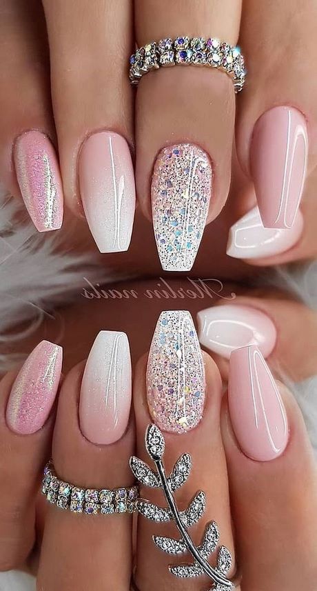 pink-and-white-ombre-nails-with-rhinestones-49_18 Roz și unghii ombre albe cu pietre