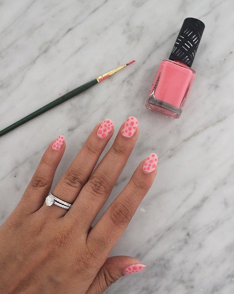 pink-nails-with-polka-dots-72_18 Unghii roz cu buline