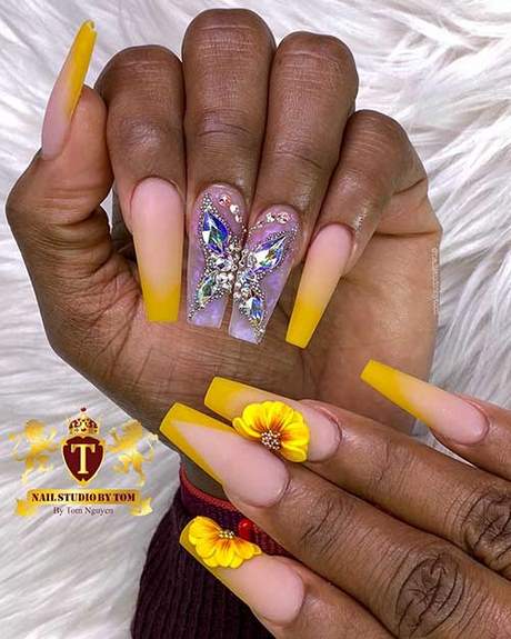 rhinestone-designs-on-coffin-nails-49 Modele de stras pe unghiile sicriului