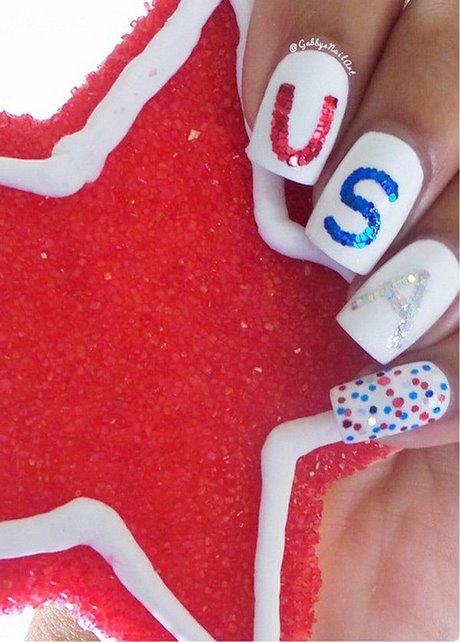 simple-4th-of-july-nail-designs-09_18 Modele simple de unghii 4 iulie