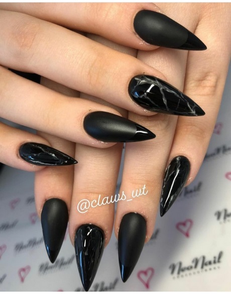 unique-black-nail-designs-31_6 Modele unice de unghii negre