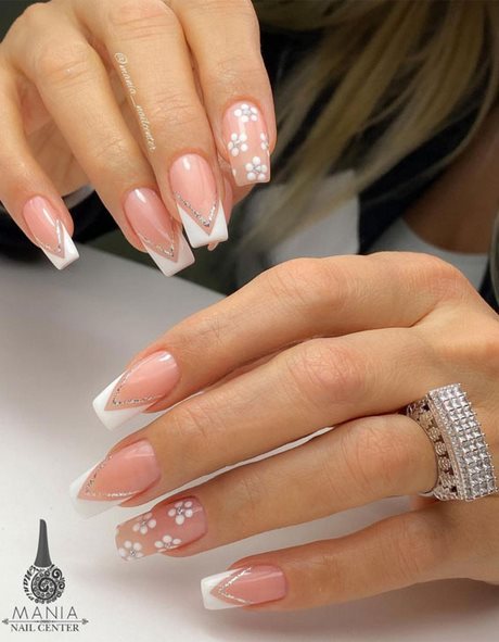 white-french-tip-nail-designs-79_15 Alb franceză sfat modele de unghii