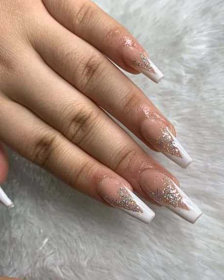 white-tip-nail-designs-with-glitter-77_11 Modele de unghii cu vârf alb cu sclipici
