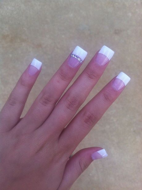 white-tip-with-design-nails-30_11 Sfat alb cu unghii de design