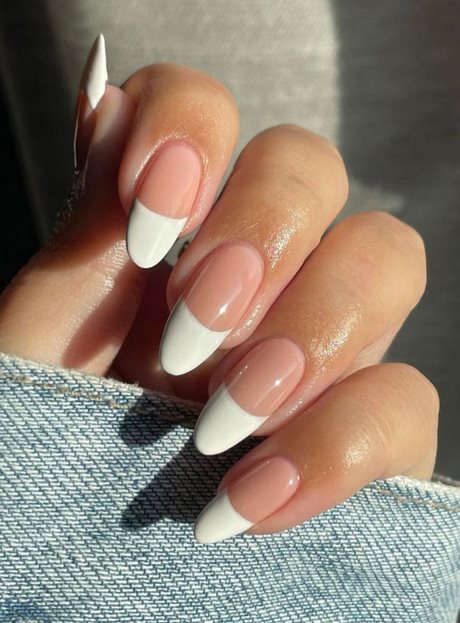 white-tip-with-design-nails-30_2 Sfat alb cu unghii de design