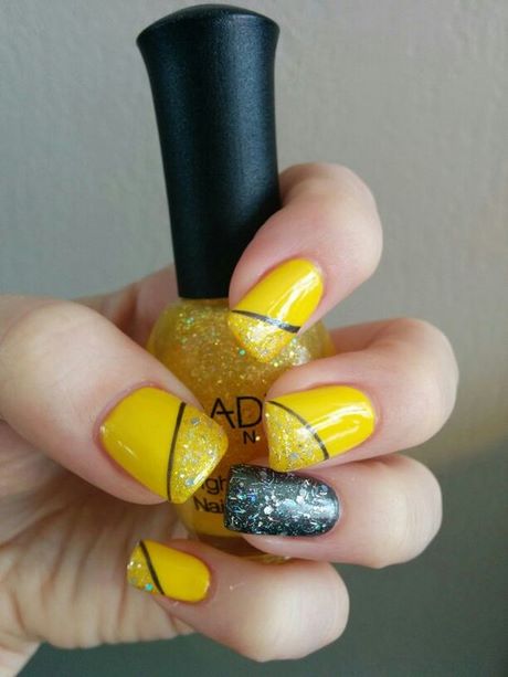 yellow-and-black-nail-art-designs-16_4 Modele de unghii galben și negru