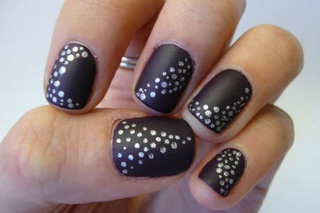 black-nail-polish-design-25_15 Design de lac de unghii negru
