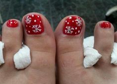 easy-christmas-toe-nail-designs-99_19 Modele ușoare de unghii de Crăciun