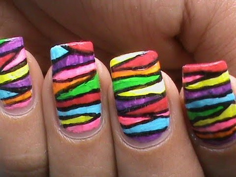 Nail art modele colorate