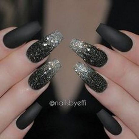 black-design-acrylic-nails-95_18 Design negru unghii acrilice