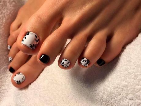 crazy-toe-nail-designs-45_18 Nebun deget de la picior unghii modele