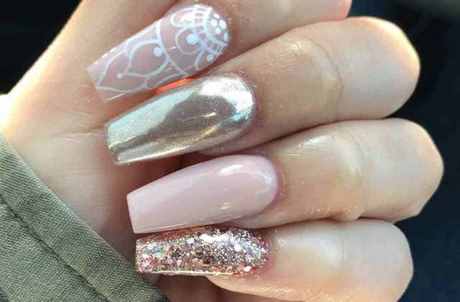 light-pink-and-gold-nails-69_8 Roz deschis și unghii de aur