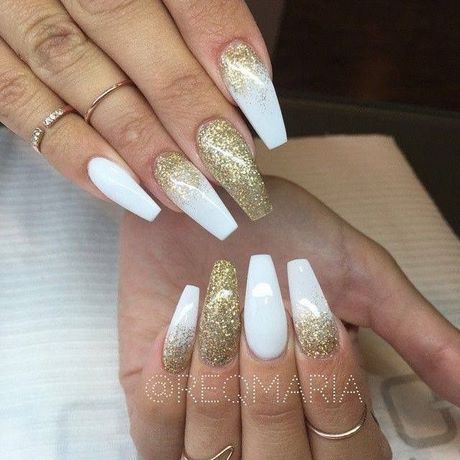 white-and-gold-acrylic-nails-67 Unghii acrilice albe și aurii