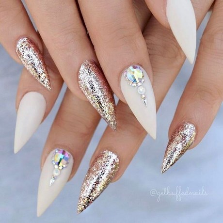white-and-gold-acrylic-nails-67_16 Unghii acrilice albe și aurii
