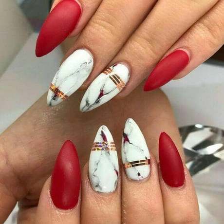 white-and-gold-acrylic-nails-67_9 Unghii acrilice albe și aurii