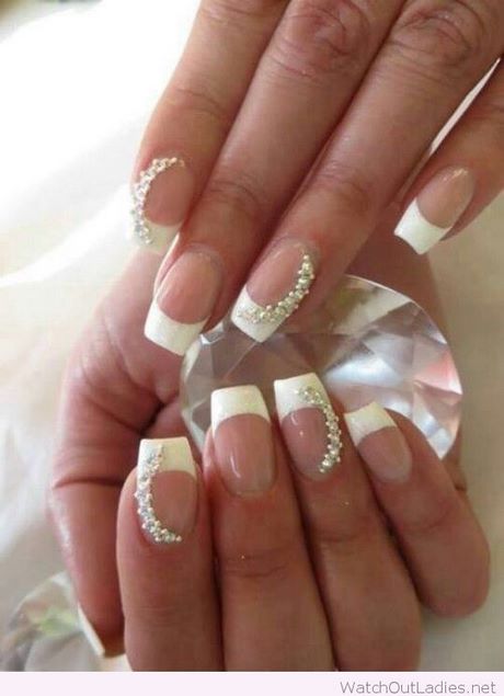white-bridal-nails-42_19 Unghii albe de mireasă