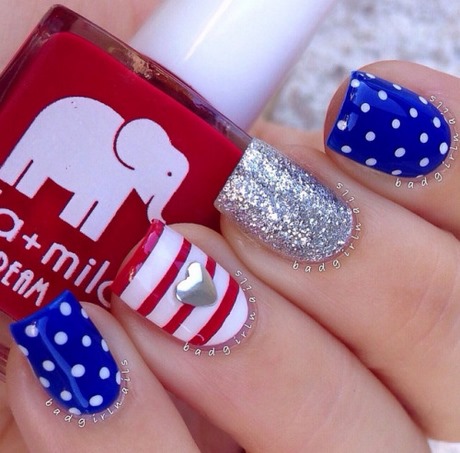 4th-of-july-nails-tumblr-38 4 iulie cuie tumblr