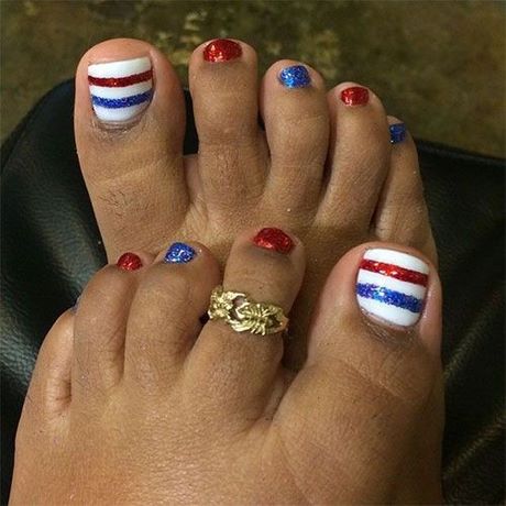4th-of-july-toe-nail-designs-94 4 iulie modele de unghii de la picioare