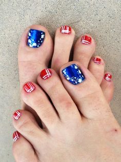 4th-of-july-toe-nail-designs-94_2 4 iulie modele de unghii de la picioare