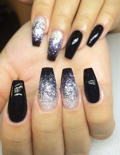 black-acrylic-nails-with-glitter-30 Unghii acrilice negre cu sclipici