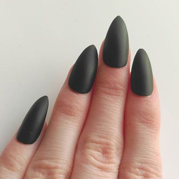 black-acrylic-stiletto-nails-73_8 Unghii stiletto acrilice negre