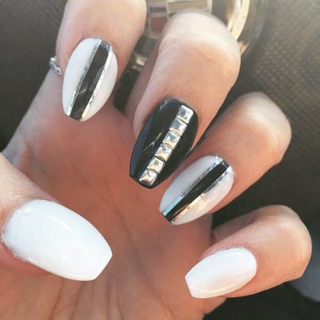 black-and-white-fake-nails-65_12 Unghii false alb-negru