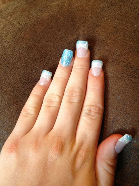 blue-and-white-acrylic-nails-62_17 Unghii acrilice albastre și albe