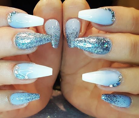 blue-and-white-acrylic-nails-62_2 Unghii acrilice albastre și albe