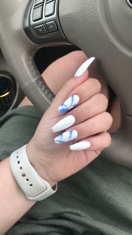 blue-and-white-acrylic-nails-62_8 Unghii acrilice albastre și albe