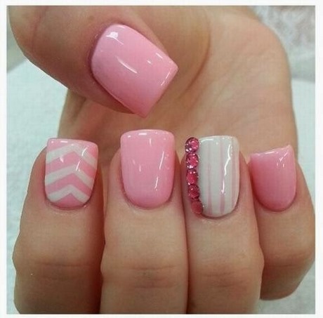 cute-nail-designs-for-small-nails-37_17 Modele drăguțe de unghii pentru unghii mici