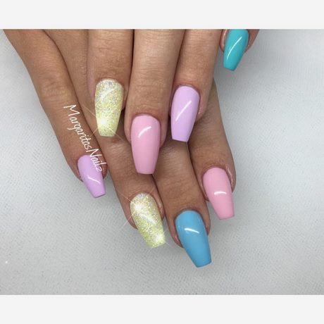 easter-color-nail-designs-39_18 Modele de unghii de culoare de Paște