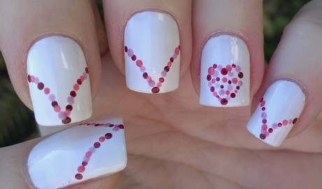 easy-valentine-nail-designs-97_14 Modele ușoare de unghii valentine