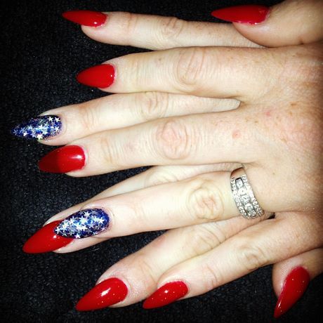 fourth-of-july-stiletto-nails-41 Patru iulie stiletto Cuie