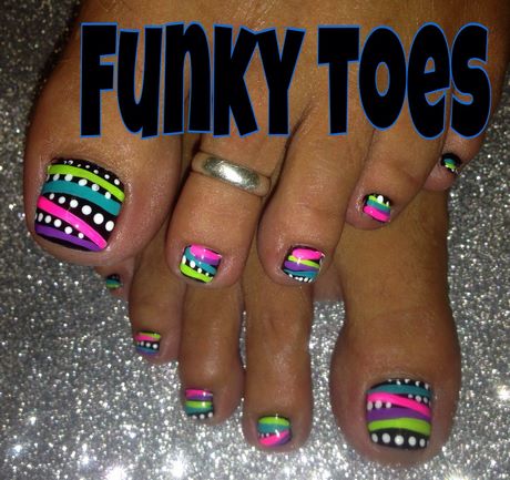 funky-toe-nail-art-17_5 Funky deget de la picior unghii