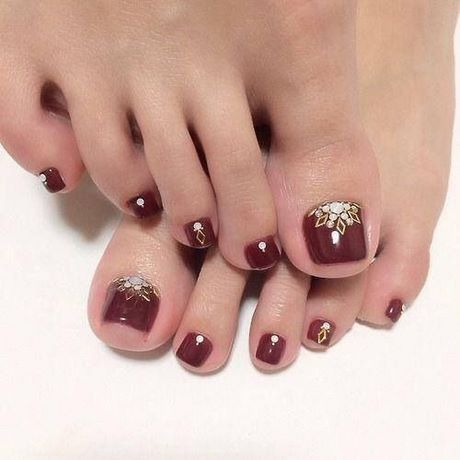 gold-toe-nail-designs-35_18 Modele de unghii de aur
